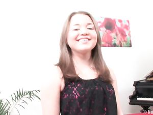 Teen Curves Are So Sexy On This Cute Cocksucker